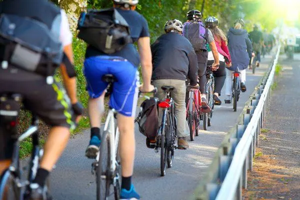 Grupo de ciclistas amadores